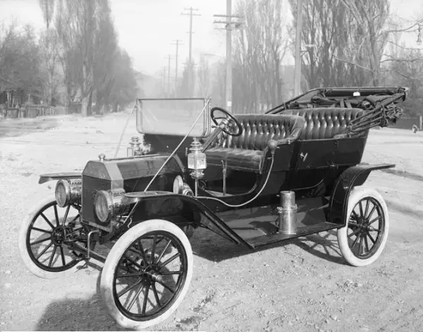 Ford: The Company That Built America