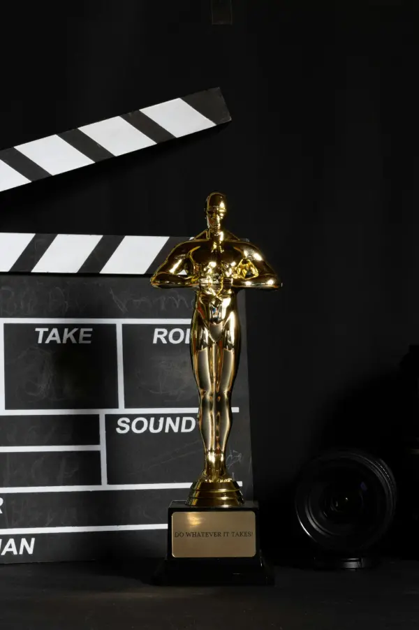 The Oscars: Behind the Curtain